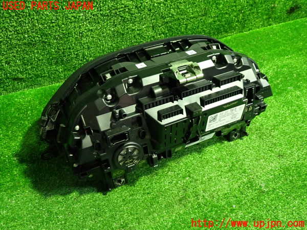 1UPJ-9232486170]アウディ・Q3 スポーツバック(F3DPC)スピードメーター 中古_3
