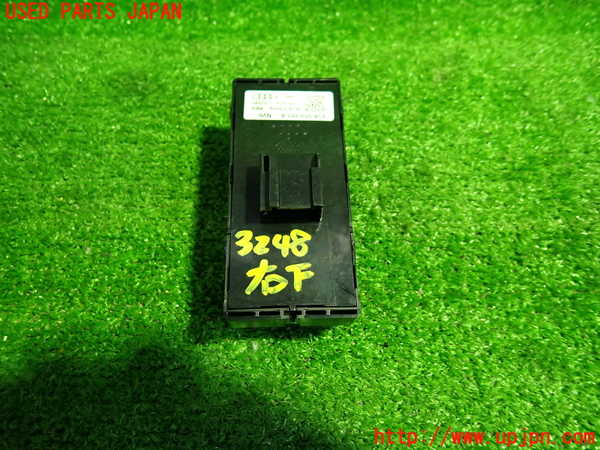 1UPJ-9232486240]アウディ・Q3 スポーツバック(F3DPC)右前パワーウィンドウスイッチ 中古_3