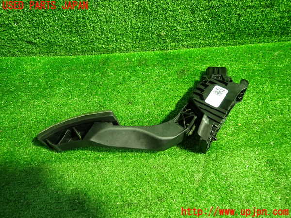 1UPJ-9232486381]アウディ・Q3 スポーツバック(F3DPC)センサー1 (アクセルペダル) 中古_2