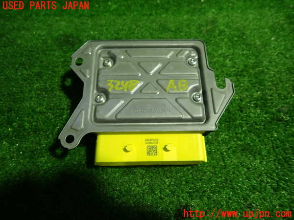 1UPJ-9232486145]アウディ・Q3 スポーツバック(F3DPC)エアバッグコンピューター 中古_3