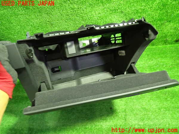 1UPJ-9232487516]アウディ・Q3 スポーツバック(F3DPC)グローブボックス1 中古_2