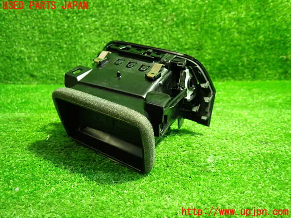 1UPJ-9232487527]アウディ・Q3 スポーツバック(F3DPC)エアコン吹き出し口2 (左) 中古_2