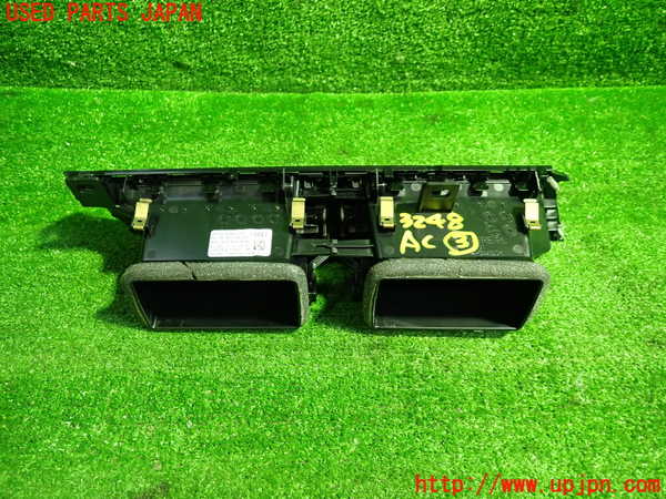 1UPJ-9232487528]アウディ・Q3 スポーツバック(F3DPC)エアコン吹き出し口3 (真中) 中古_3