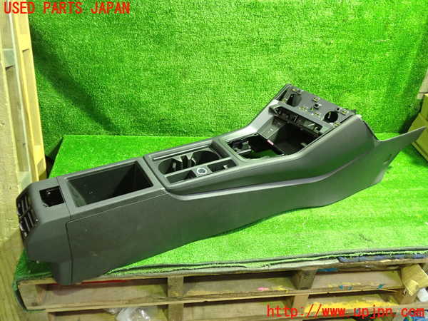 1UPJ-9232487540]アウディ・Q3 スポーツバック(F3DPC)センターコンソール 中古_4