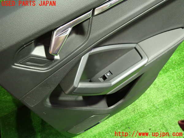 1UPJ-9232481294]アウディ・Q3 スポーツバック(F3DPC)右後ドア内張り 中古_2