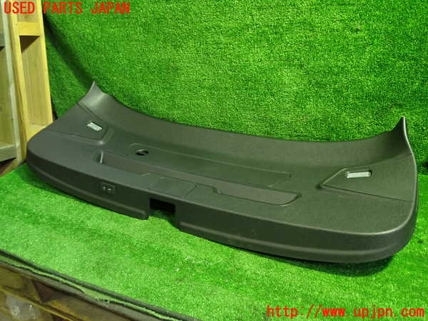 1UPJ-9232481578]アウディ・Q3 スポーツバック(F3DPC)バックドア内張り 中古_2