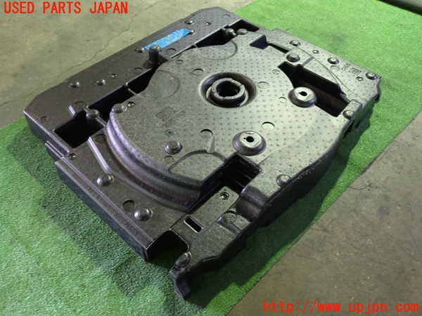 1UPJ-9232487771]アウディ・Q3 スポーツバック(F3DPC)ラゲッジトレイ1 中古_3