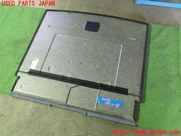 1UPJ-9232487773]アウディ・Q3 スポーツバック(F3DPC)ラゲッジトレイ3 中古_3