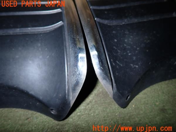 3UPJ=9232500012]86(BRZ)(ZN6 D型)純正 08475-18020 リアバンパーガーニッシュ マフラーガーニッシュ 中古_3