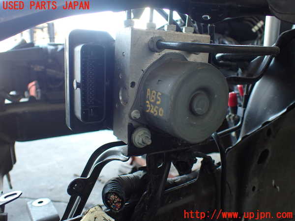 2UPJ-9232504040]８６(BRZ)(ZN6)ABSアクチュエーター 中古_2