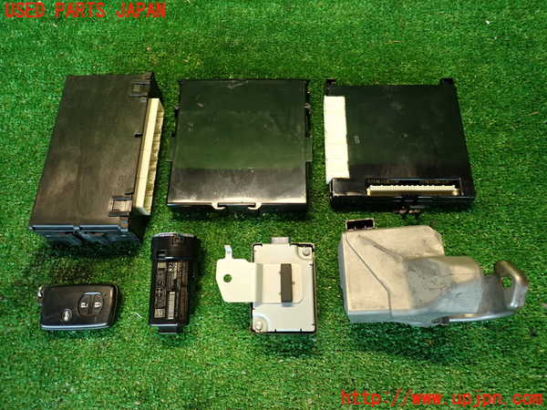 2UPJ-9232506110]８６(BRZ)(ZN6)エンジンコンピューター 中古_2