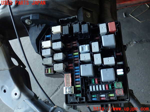 2UPJ-9232506741]８６(BRZ)(ZN6)ヒューズボックス1(エンジンルーム内) 中古_3