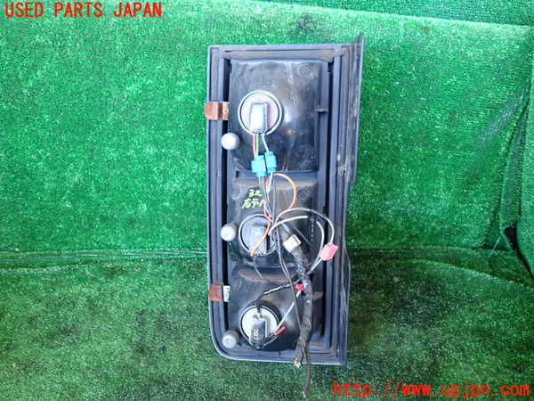 1UPJ-9232511530]ハマーH2(不明)右テールランプ 中古_2