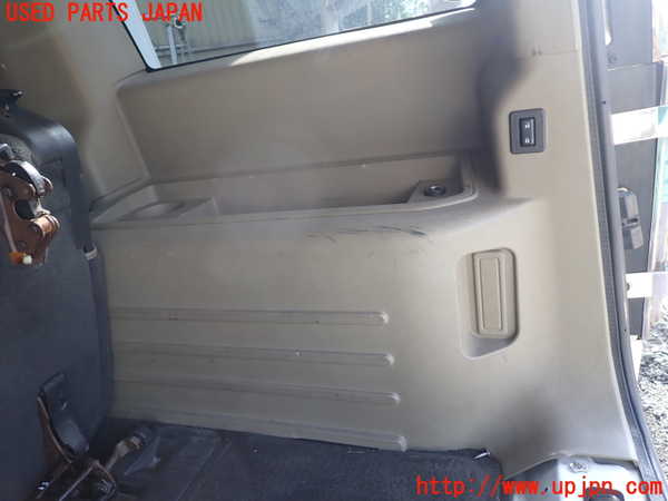 1UPJ-9232517675]ハマーH2(不明)右リアピラートリム 中古_3