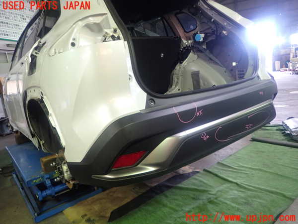 1UPJ-9232521610]カローラ クロス ハイブリッド(ZVG13)リアバンパー 中古_3