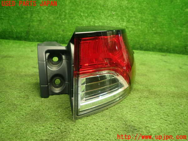 1UPJ-9232521530]カローラ クロス ハイブリッド(ZVG13)右テールランプ 中古_2
