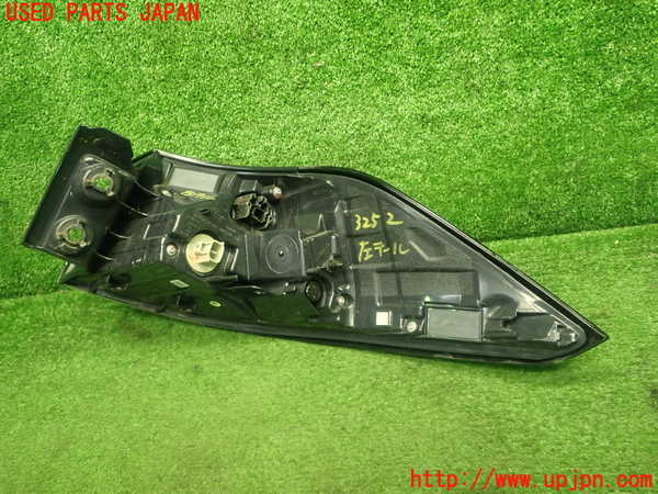 1UPJ-9232521536]カローラ クロス ハイブリッド(ZVG13)左テールランプ 中古_3