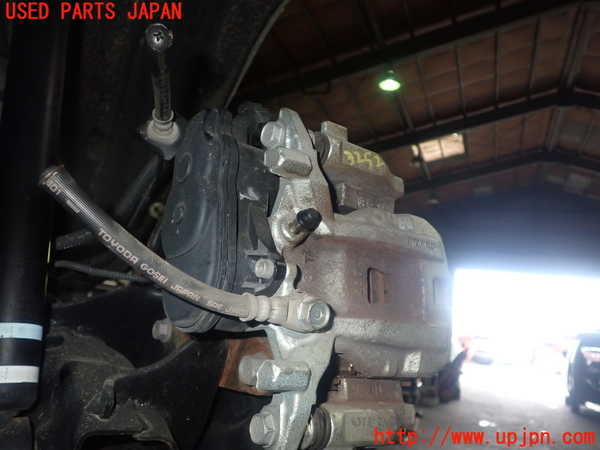 1UPJ-9232524090]カローラ クロス ハイブリッド(ZVG13)右リアキャリパー 中古_2