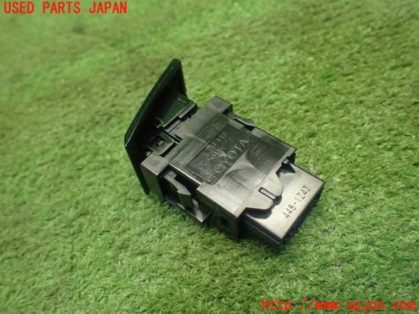 1UPJ-9232526290]カローラ クロス ハイブリッド(ZVG13)ハザードスイッチ 中古_3