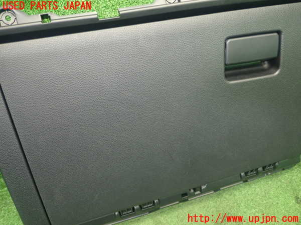 1UPJ-9232527516]カローラ クロス ハイブリッド(ZVG13)グローブボックス1 中古_2