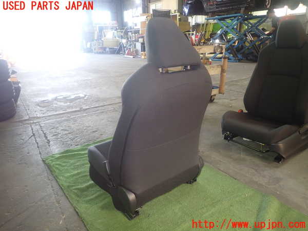 1UPJ-9232527035]カローラ クロス ハイブリッド(ZVG13)運転席シート 中古_4