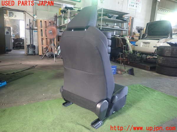 1UPJ-9232527065]カローラ クロス ハイブリッド(ZVG13)助手席シート 中古_4