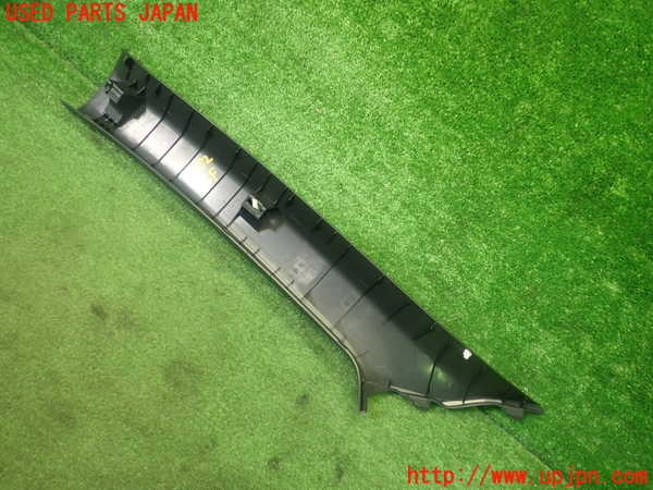 1UPJ-9232527655]カローラ クロス ハイブリッド(ZVG13)右フロントピラートリム 中古_5