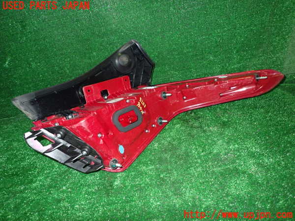 1UPJ-9232531536]キャデラック・XT5 クロスオーバー(C1UL)左テールランプ 中古_4