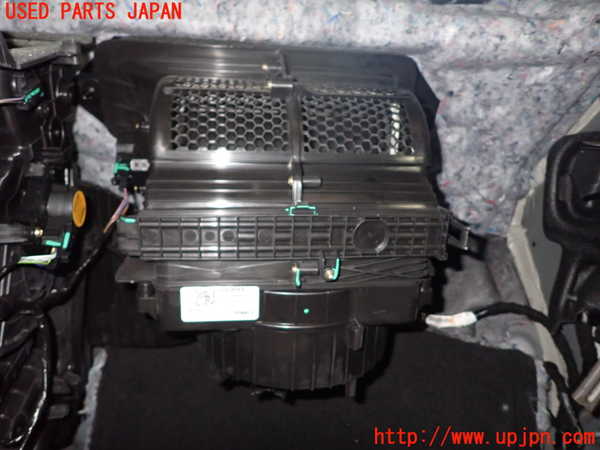 1UPJ-9232536081]キャデラック・XT5 クロスオーバー(C1UL)エバポレーター1 中古_3