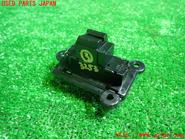 1UPJ-9232536308]キャデラック・XT5 クロスオーバー(C1UL)スイッチ3 (VSC OFF) 中古_2