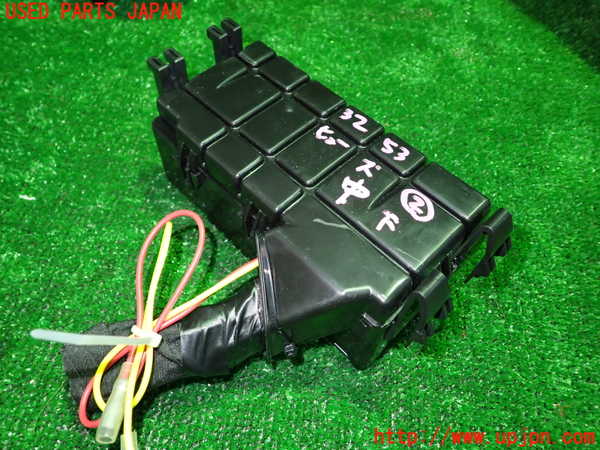 1UPJ-9232536742]キャデラック・XT5 クロスオーバー(C1UL)ヒューズボックス2 中古_3