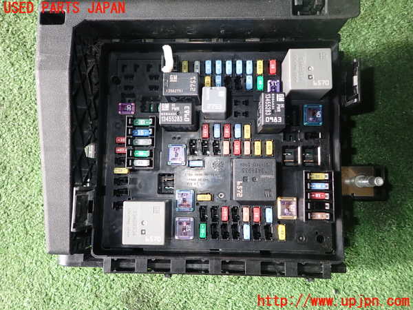 1UPJ-9232536743]キャデラック・XT5 クロスオーバー(C1UL)ヒューズボックス3 中古_2