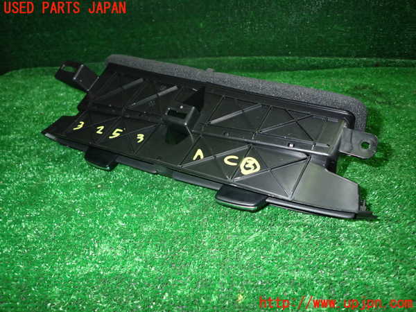 1UPJ-9232537528]キャデラック・XT5 クロスオーバー(C1UL)エアコン吹き出し口3 (真中) 中古_2