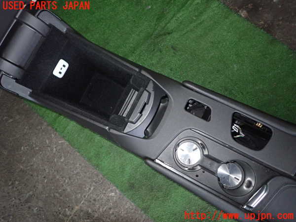 1UPJ-9232537540]キャデラック・XT5 クロスオーバー(C1UL)センターコンソール 中古_4