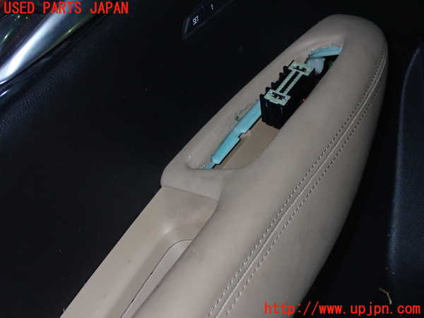 1UPJ-9232531264]キャデラック・XT5 クロスオーバー(C1UL)左前ドア内張り 中古_3