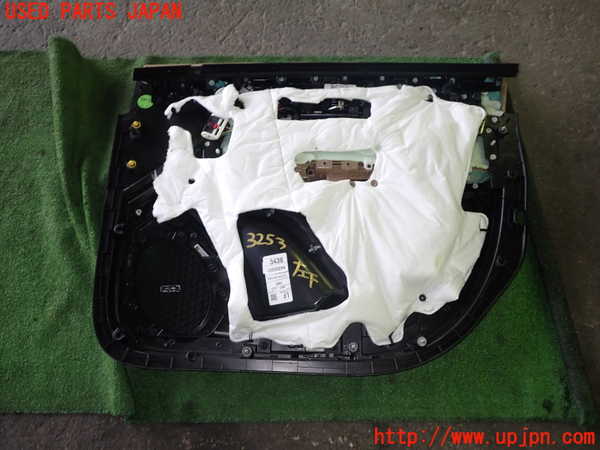 1UPJ-9232531264]キャデラック・XT5 クロスオーバー(C1UL)左前ドア内張り 中古_5