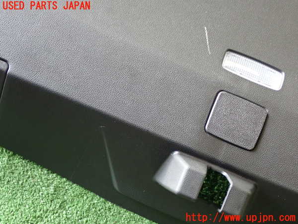 1UPJ-9232531578]キャデラック・XT5 クロスオーバー(C1UL)バックドア内張り 中古_4