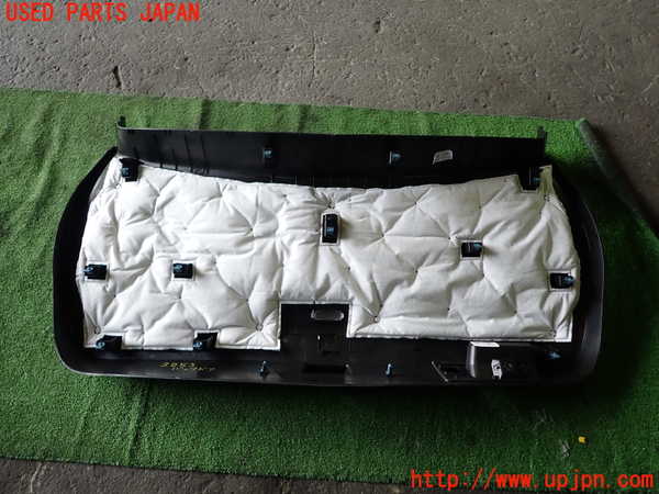 1UPJ-9232531578]キャデラック・XT5 クロスオーバー(C1UL)バックドア内張り 中古_5