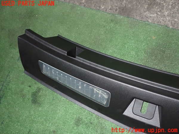 1UPJ-9232537772]キャデラック・XT5 クロスオーバー(C1UL)ラゲッジトレイ2 中古_3