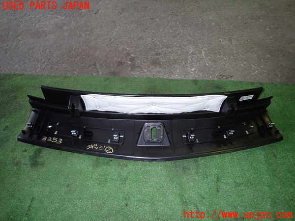 1UPJ-9232537772]キャデラック・XT5 クロスオーバー(C1UL)ラゲッジトレイ2 中古_4