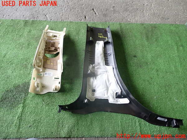 1UPJ-9232537665]キャデラック・XT5 クロスオーバー(C1UL)右センターピラートリム 中古_5