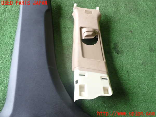 1UPJ-9232537670]キャデラック・XT5 クロスオーバー(C1UL)左センターピラートリム 中古_2