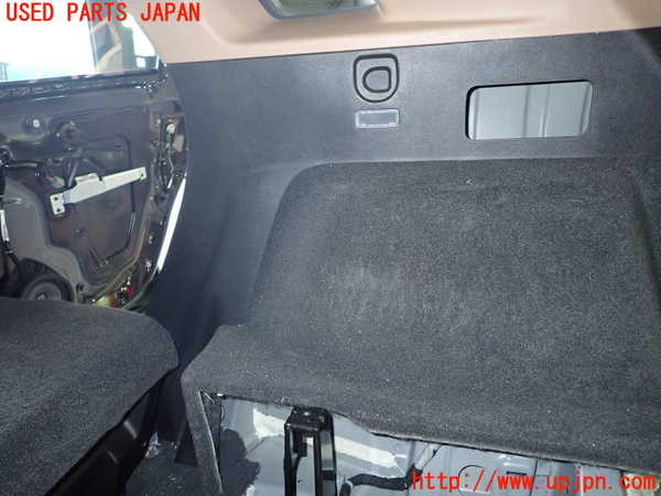 1UPJ-9232537675]キャデラック・XT5 クロスオーバー(C1UL)右リアピラートリム 中古_3