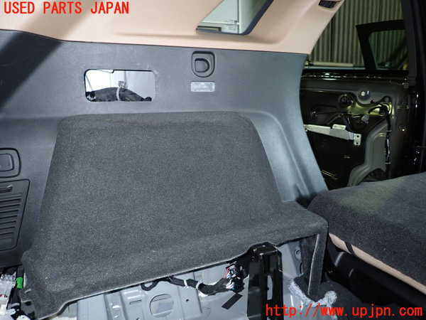 1UPJ-9232537680]キャデラック・XT5 クロスオーバー(C1UL)左リアピラートリム 中古_3