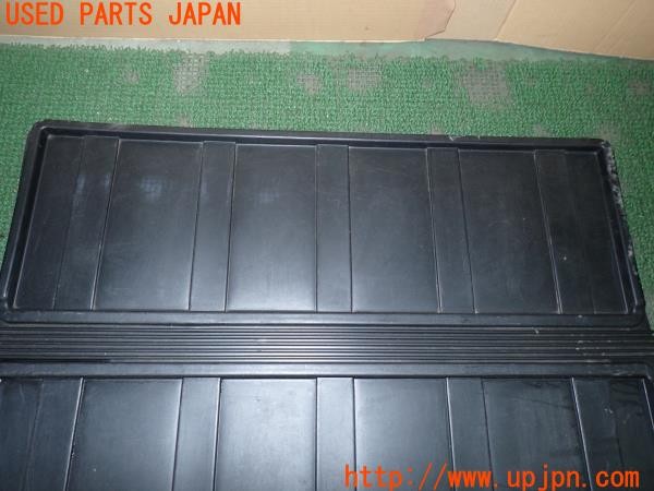 3UPJ=9232540634]パジェロ(V98W)純正オプション ラゲッジトレイ ラゲッジマット  中古_3