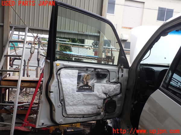 1UPJ-9232541260]パジェロ(V98W)左前ドア M2H3 中古_4