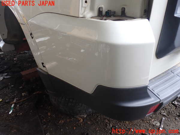 1UPJ-9232541610]パジェロ(V98W)リアバンパー 中古_4
