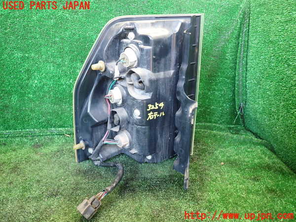 1UPJ-9232541530]パジェロ(V98W)右テールランプ 中古_3