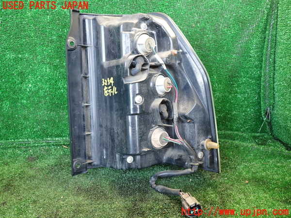 1UPJ-9232541536]パジェロ(V98W)左テールランプ 中古_3