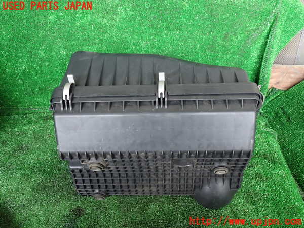 1UPJ-9232542560]パジェロ(V98W)エアクリーナーボックス 中古_2